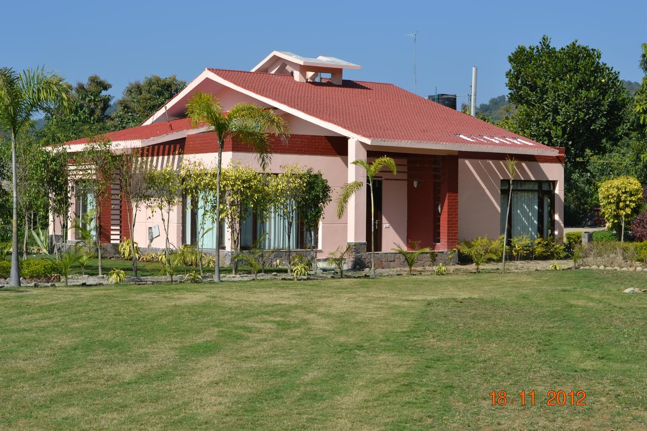 Corbett Wild Iris Spa And Resort Rāmnagar Exterior foto