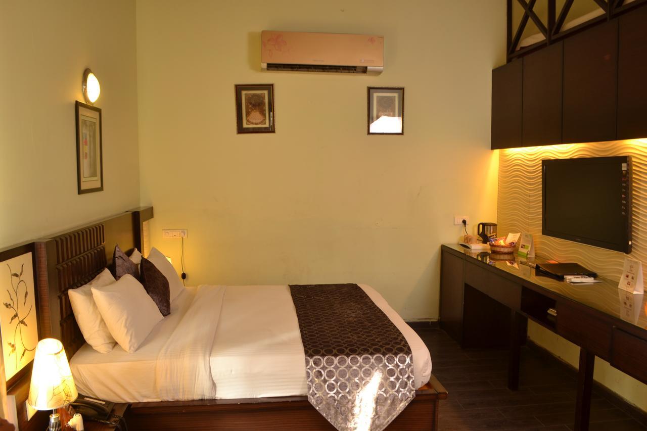 Corbett Wild Iris Spa And Resort Rāmnagar Exterior foto